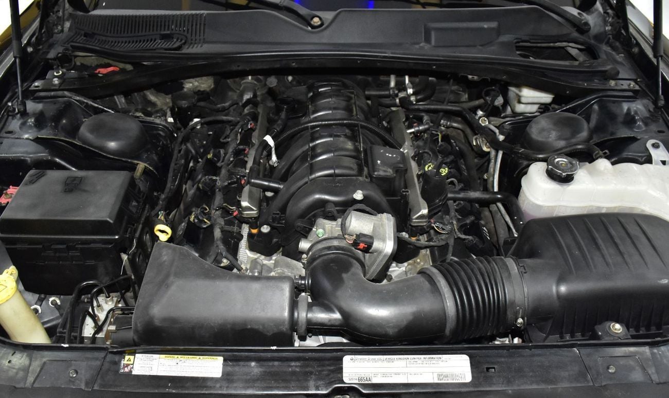 دودج تشالينجر SRT8 EXCELLENT DEAL for our Dodge Challenger ( 2012 Model ) in Black Color American Specs