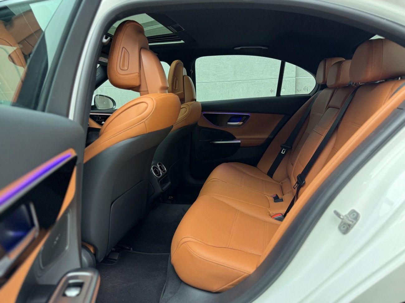 Mercedes-Benz C 200 Premium 2.0L Premium 1.5L