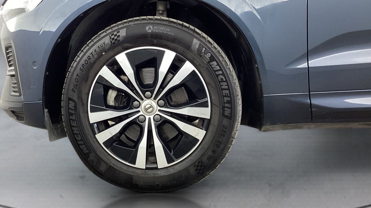 فولفو XC 60 B5 CORE AT | شامل الضمان | 0 ﺪﻔﻋﺓ ﺃﻮﻟﻯ