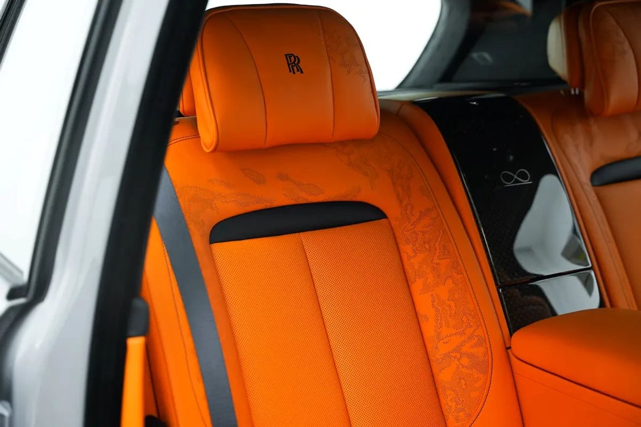 Rolls-Royce Cullinan BLACK BADGE WITH WARRANTY AND SERVICE CONTRACT