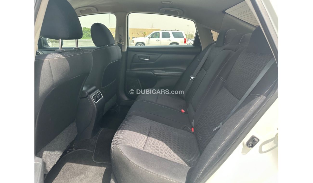 Nissan Altima SV MODEL 2017 GCC CAR PERFECT CONDITION INSIDE AND OUTSIDE