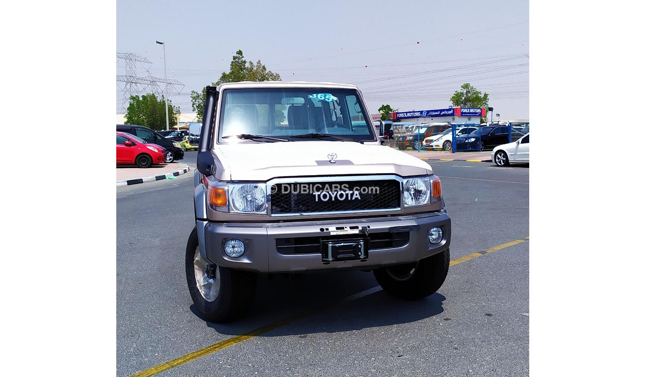 Toyota Land Cruiser 70 76 DLX LX V6 4.0L PETROL 5 SEAT MANUAL TRANSMISSION