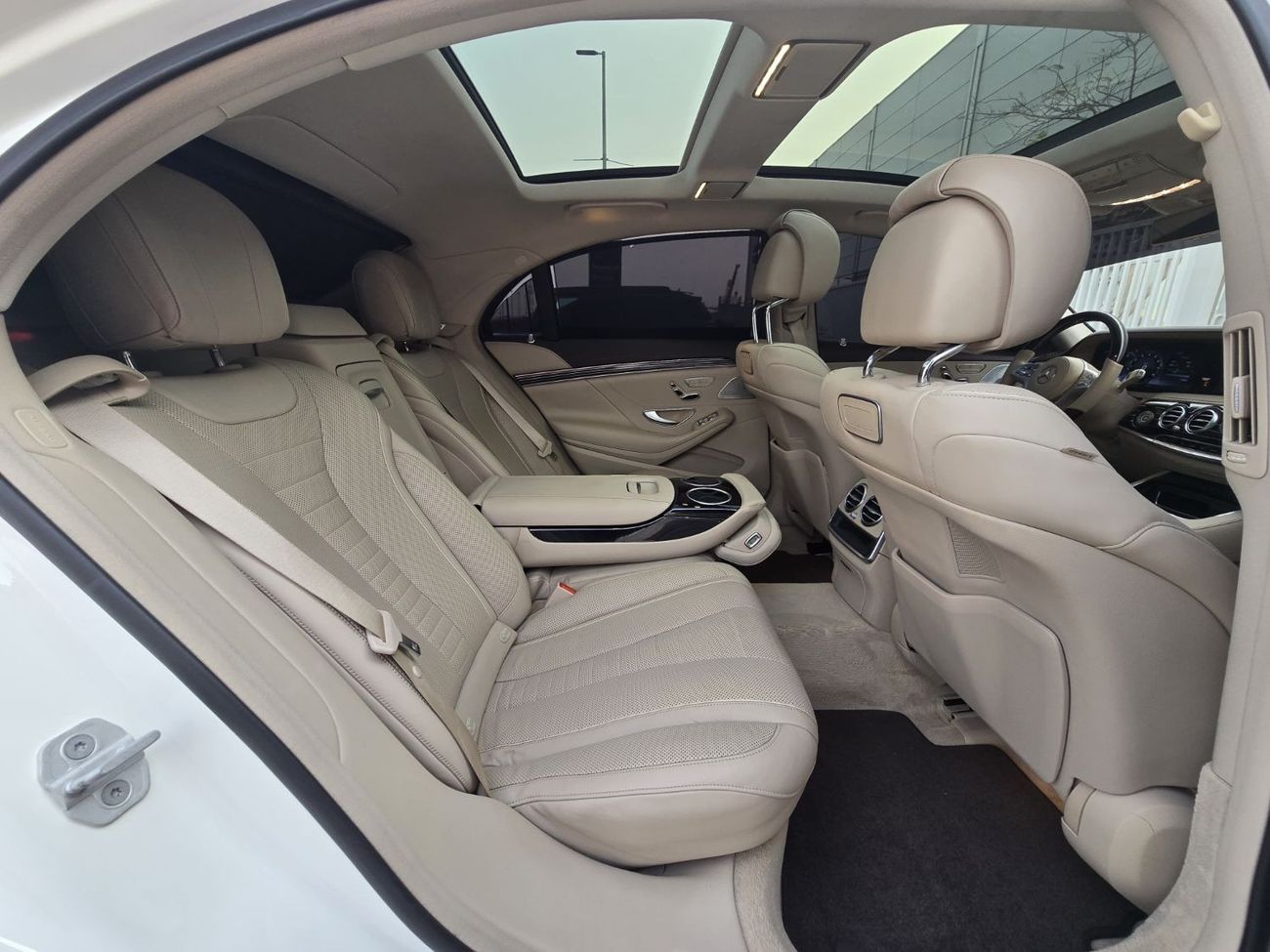 مرسيدس بنز S 560 اكسكلوسيف نسخة