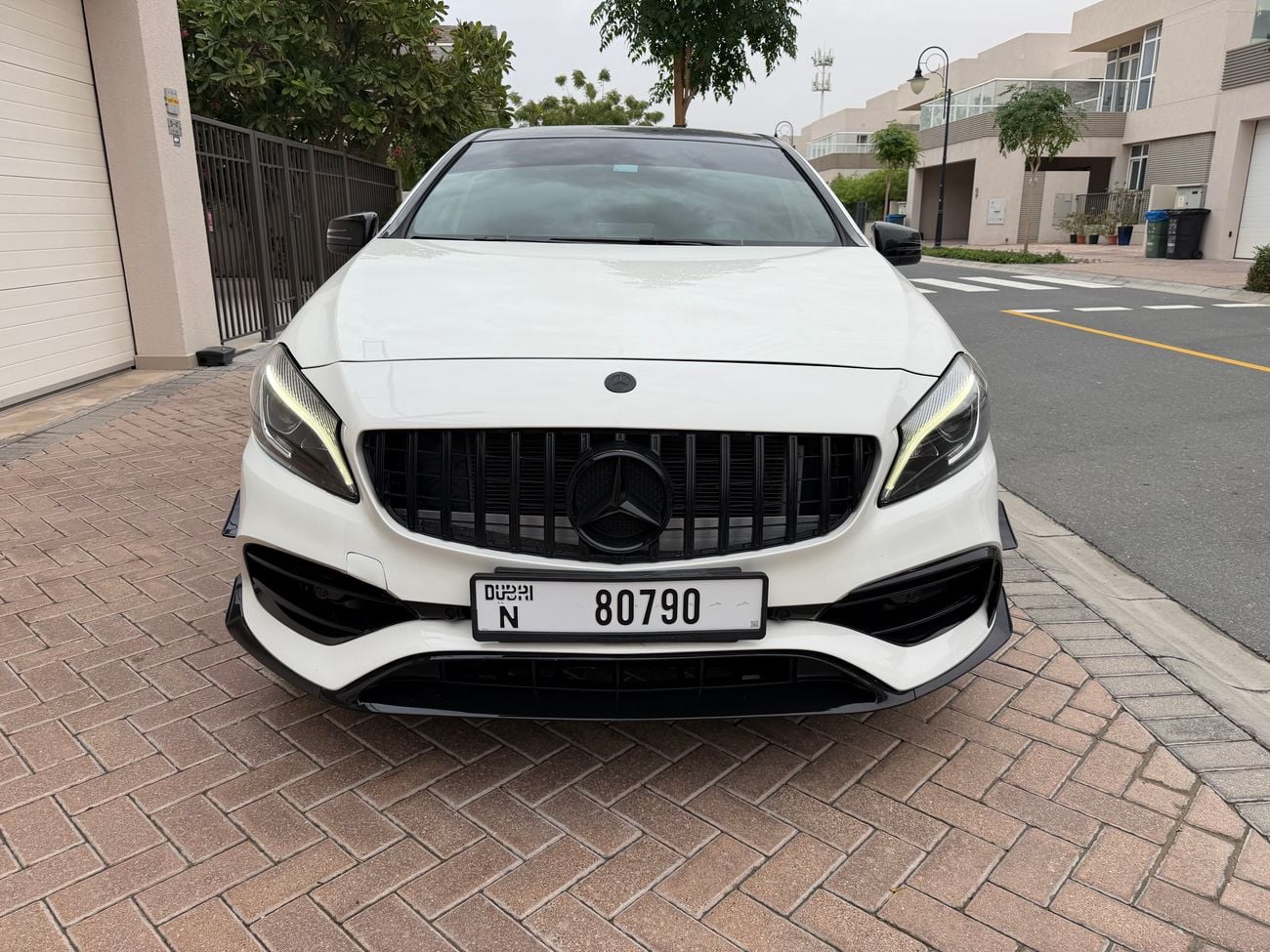 مرسيدس بنز A 200 A45 AMG (Kit)