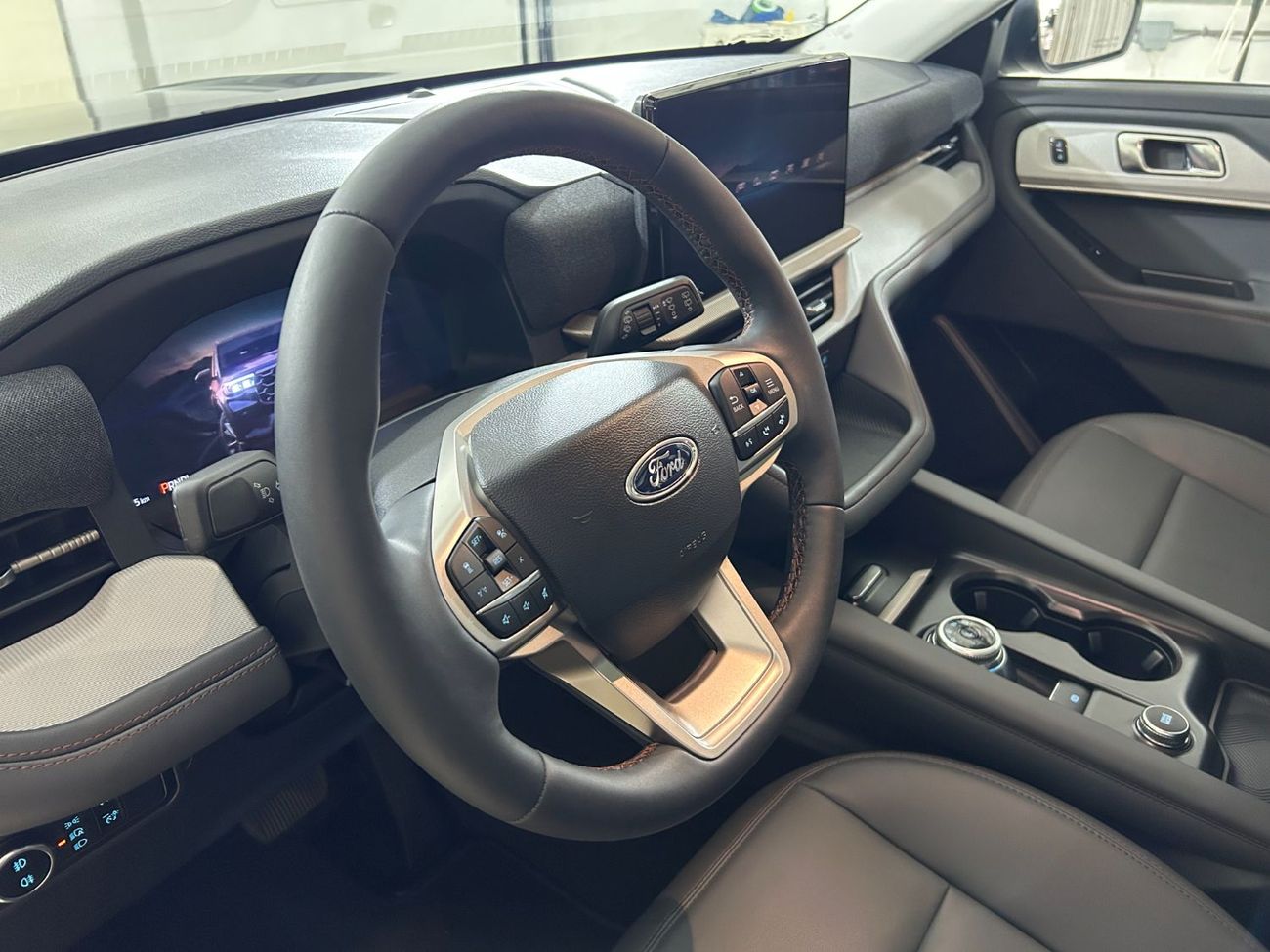 Ford Explorer Active 200A 2.3L 4WD E3325 EXPLORER ACTIVE COMF PKG 200A 4WD 2.3L ECOBOOST AT ACTIVEX