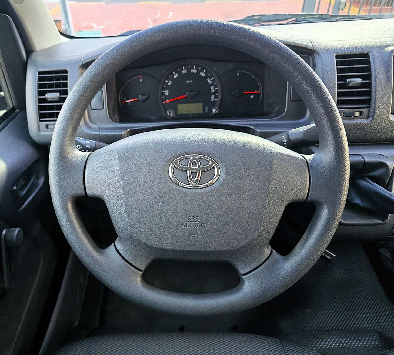 تويوتا هاياس Toyota hiace Cargo std  2.5l diesel M/T 2025 model