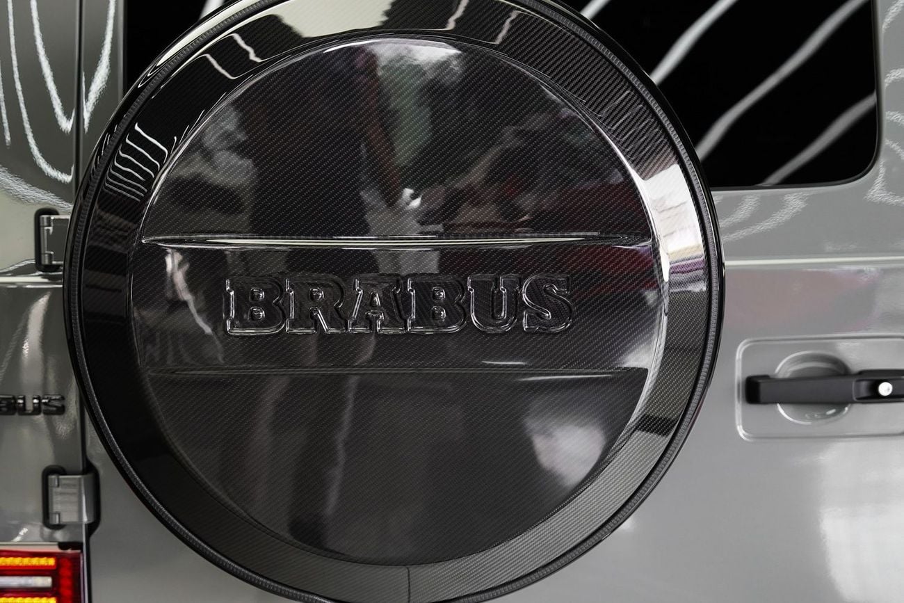 Mercedes Benz G 63 AMG 4X4² BRABUS 700