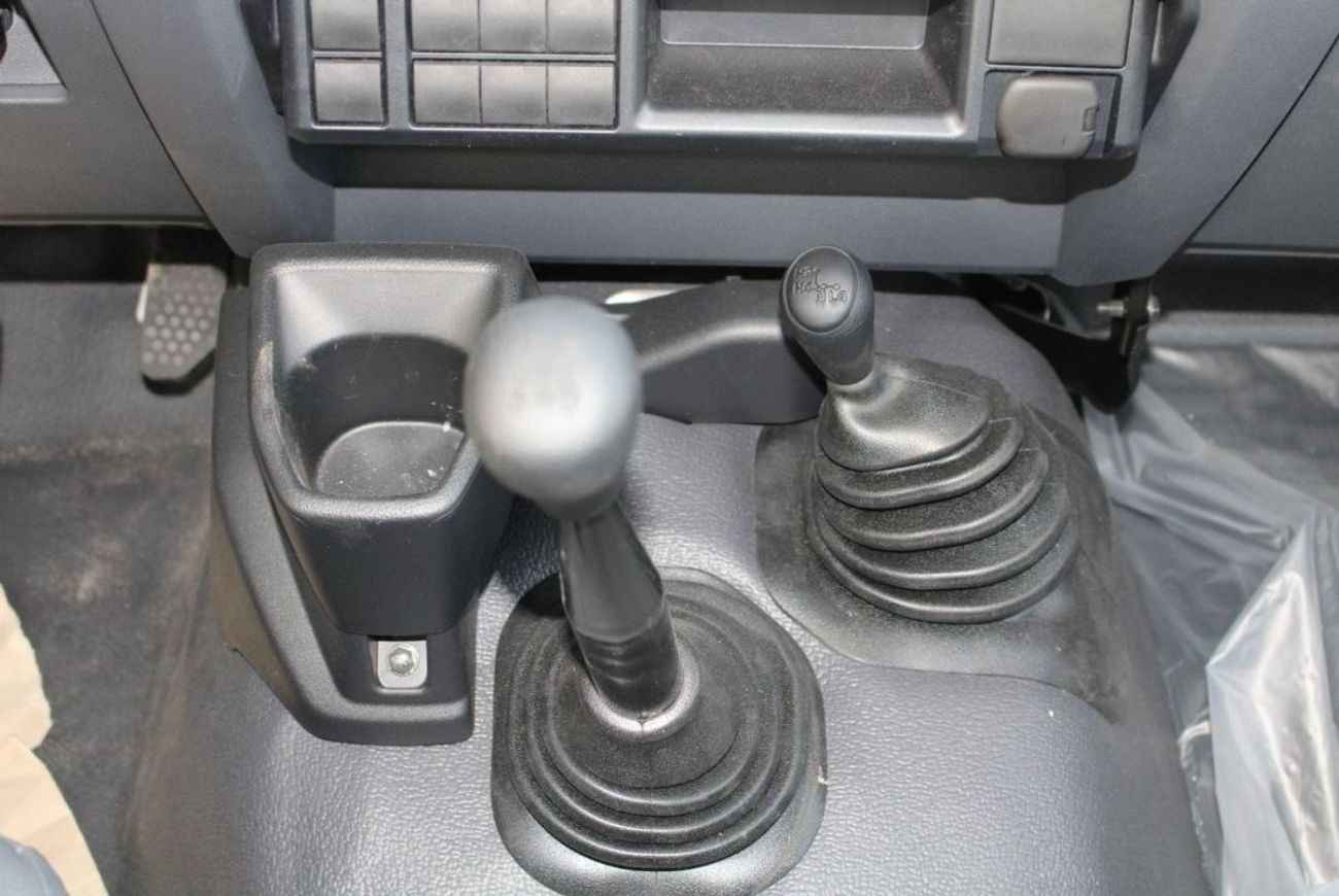 Toyota Land Cruiser 70 TOYOTA LAND CRUISER 76 4.2L L6 DSL 4WD LX STD MANUAL