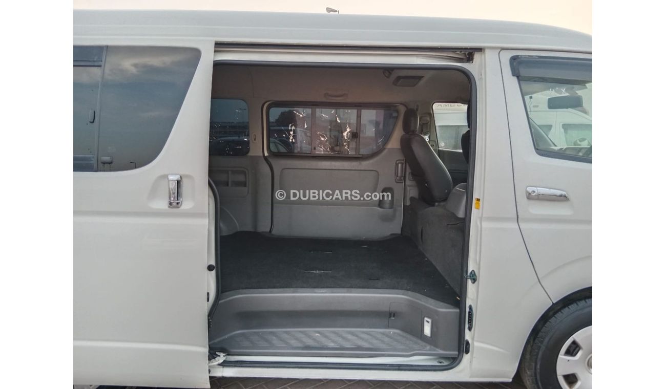 Toyota Hiace TOYOTA HIACE VAN RIGHT HAND DRIVE (PM1589)