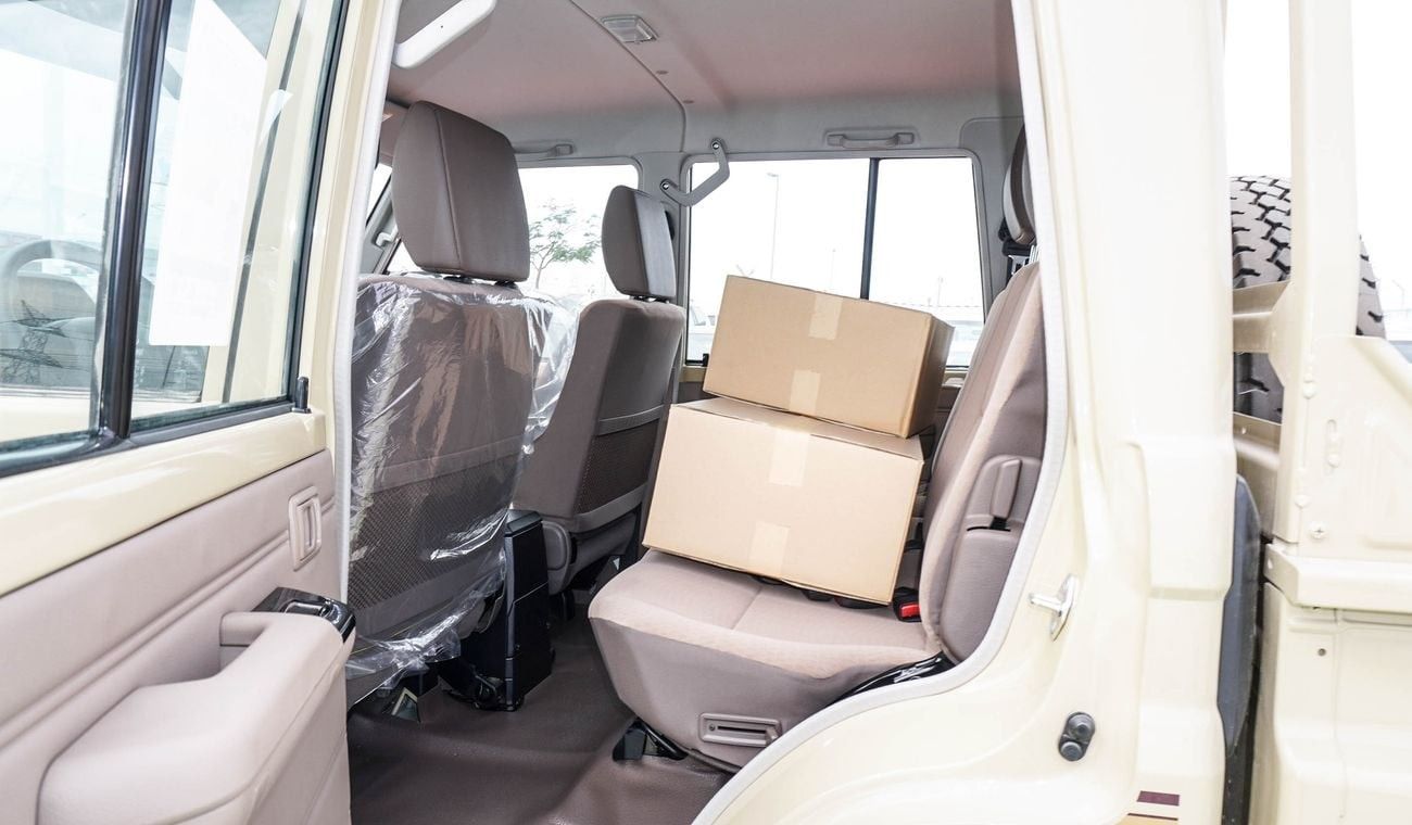 Toyota Land Cruiser Pick Up 4.0L V6 Double Cabin M/T