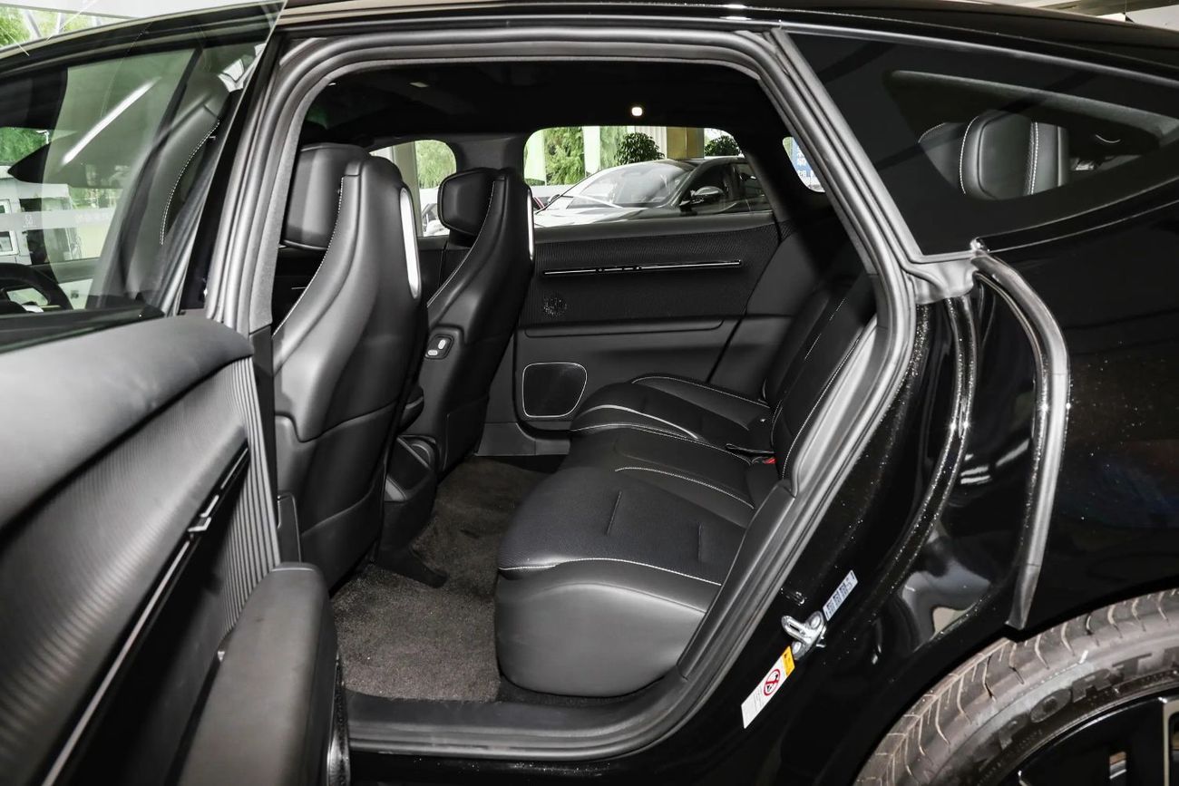 Avatr 12 Modified Max rear-wheel drive extended-range version