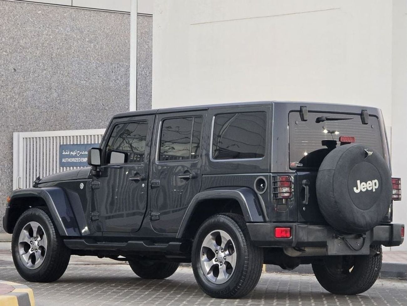 Jeep Wrangler Sahara 3.6L A/T JEEP WRANGLER SAHARA 2016 GCC PERFECT CONDITION