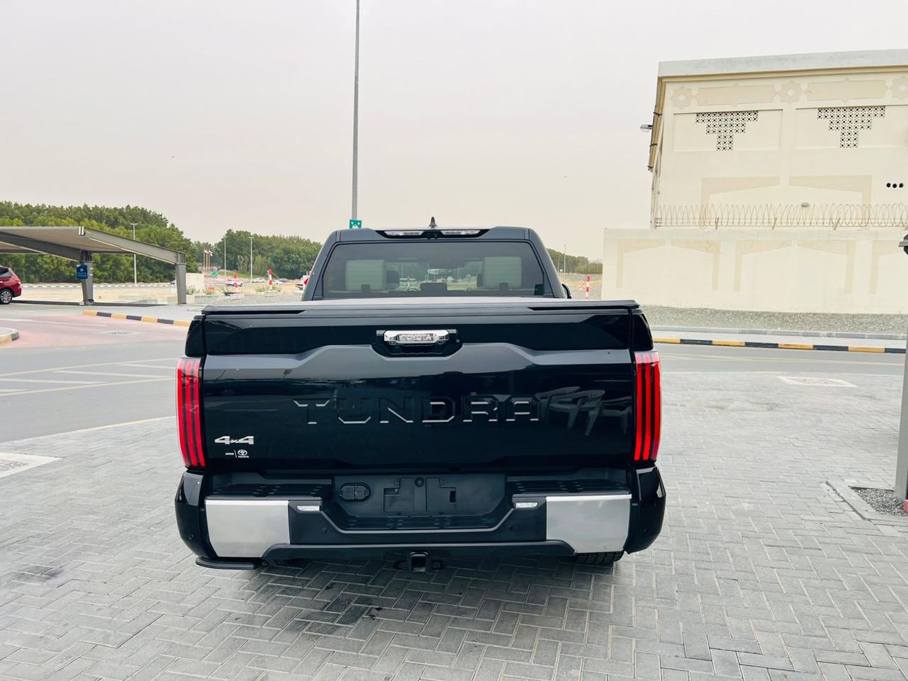 Toyota Tundra CAPSTONE