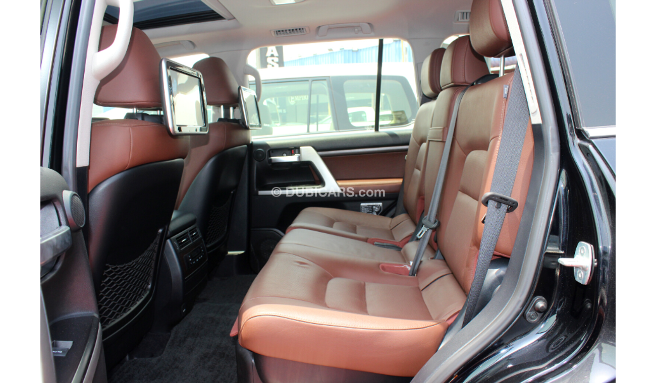 Toyota Land Cruiser (2016) VXR V8 5.7, GCC