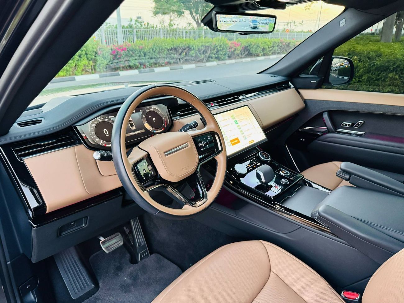 Land Rover Range Rover Sport Dynamic HSE P400 3.0L GCC SPEC UNDER WARRANTY AND SERVICE CONTRACT