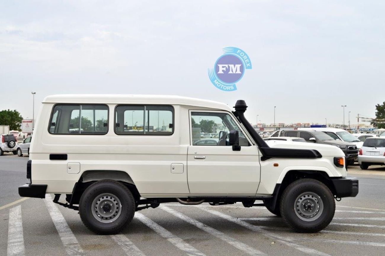 Toyota Land Cruiser 70 2.8L Diesel 9 Seater 4WD Manual Euro 4