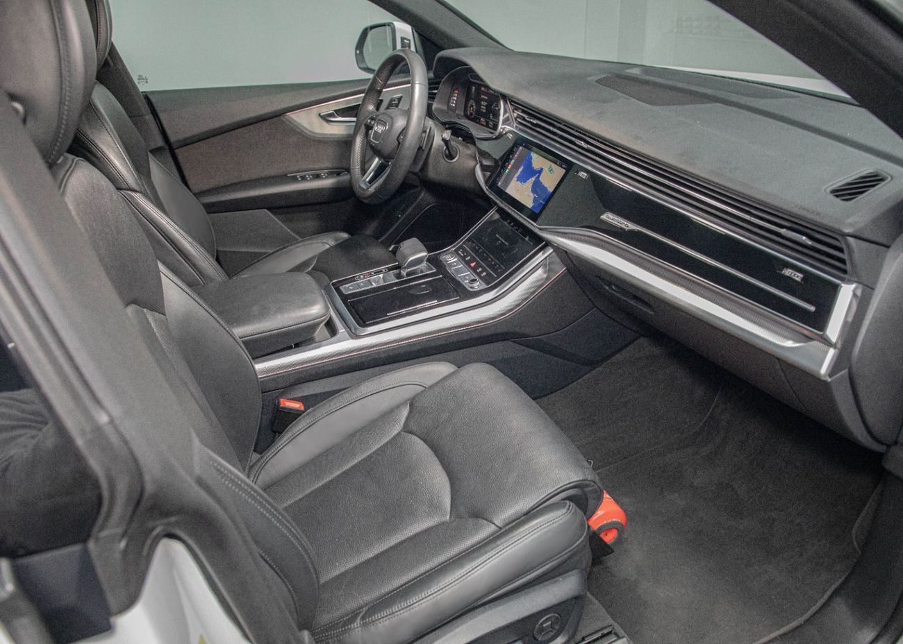 Audi Q8 55 TFSI quattro S-Line 3.0L (340 HP)