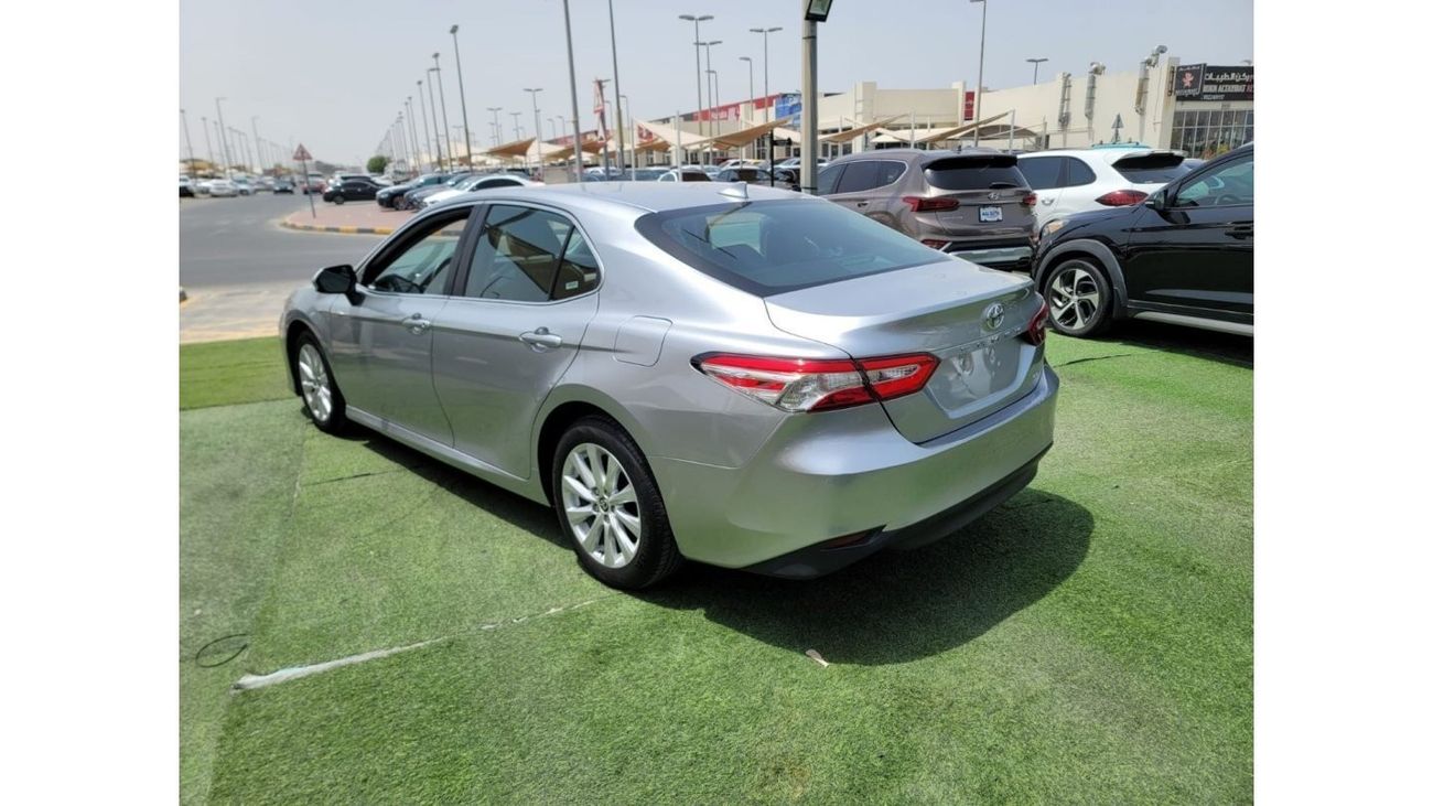 تويوتا كامري LE