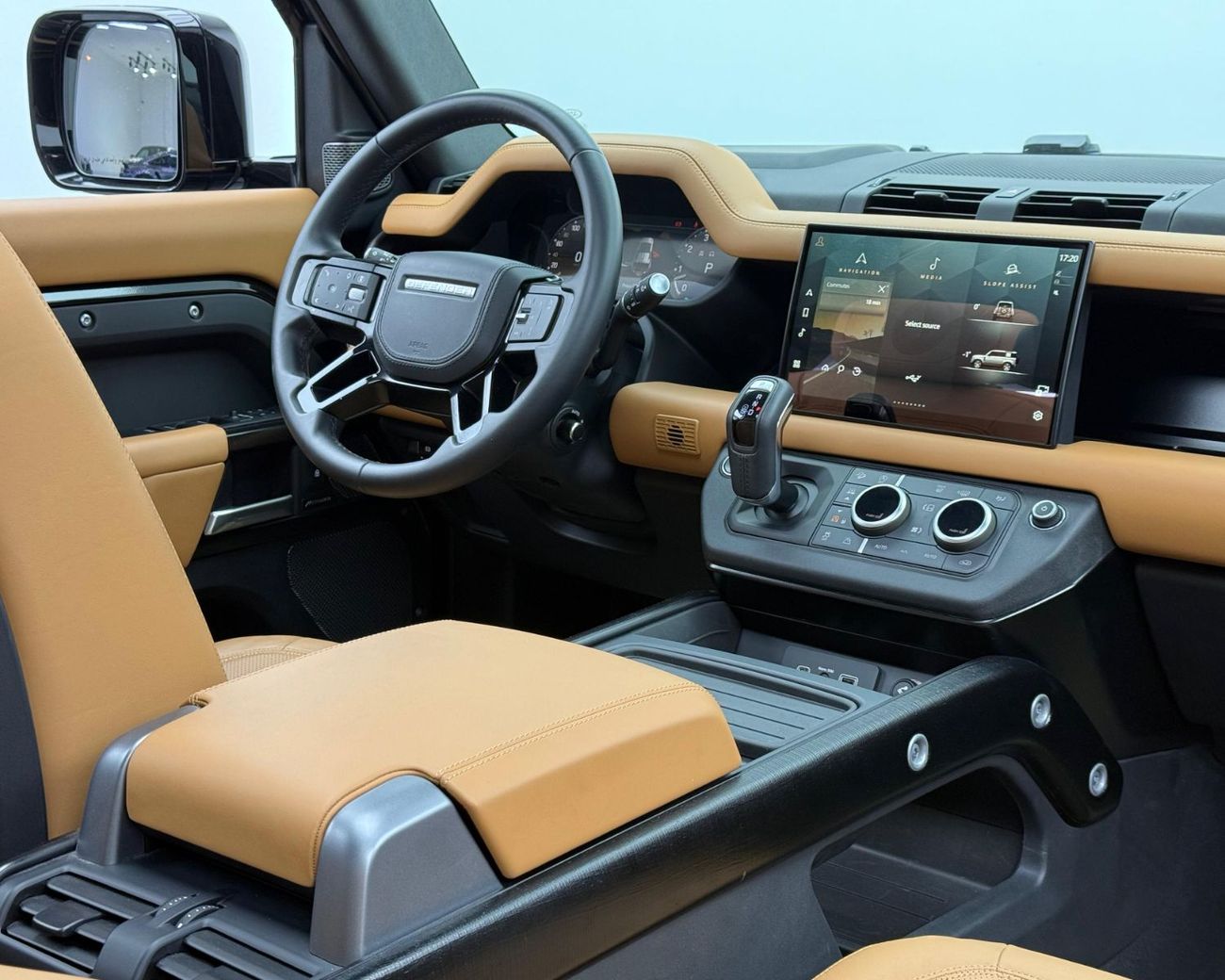 لاند روفر ديفندر P400 110 HSE 3.0L (5 Seater) 2024 Land Rover Defender 110 P400 Urban Kit, 2029 LR Warranty + Service