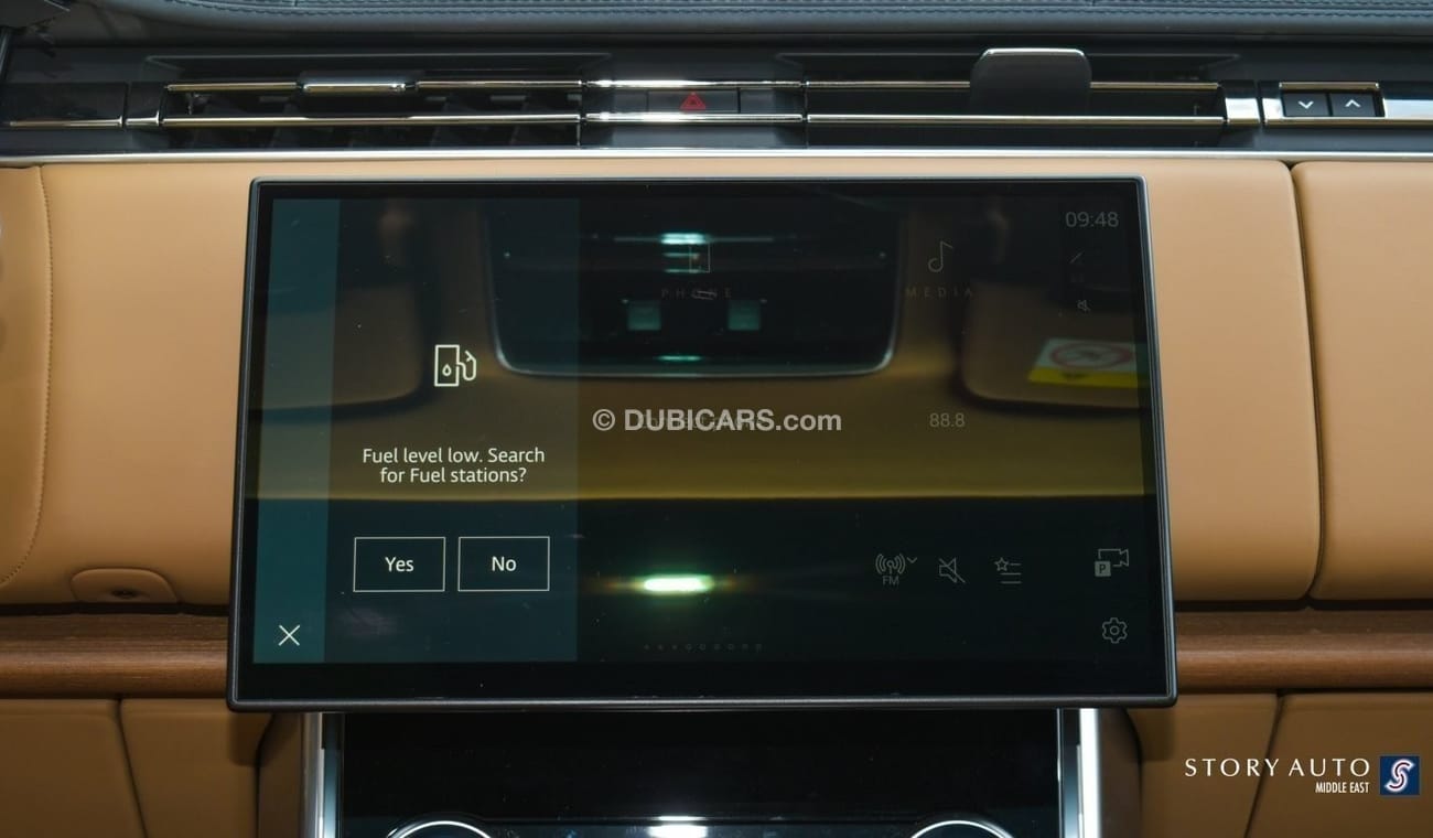 لاند روفر رينج روفر P400 3.0P MHEV SE LWB AWD Aut.