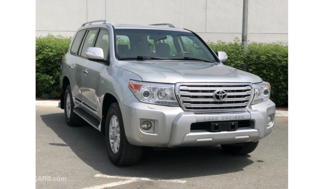 تويوتا لاند كروزر GULF SPECS  LANDCRUISER  VXR  V6 4X4 EXCELLENT CONDITION