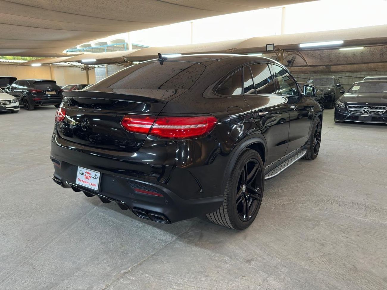 مرسيدس بنز GLE 43 AMG MERCEDES GLE 43 AMG COUPE 2017 | DESIGNO PACKAGE | CARBON INTERIOR TRIM | 22” AMG DOUBLE SPOKE WHEEL