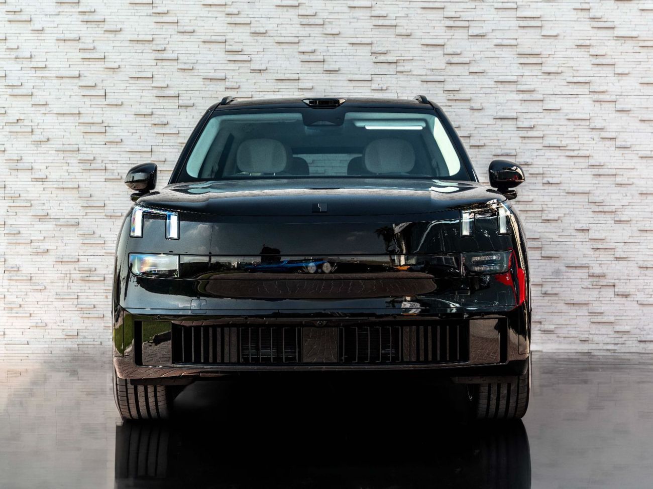 Lynk & Co 900 TRI-MOTOR EDITION