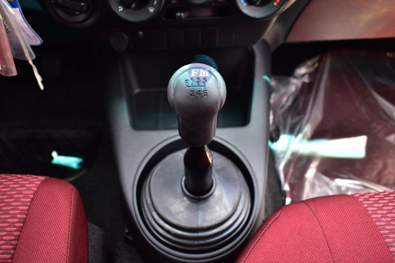 تويوتا هيلوكس Double Cab DLX-E 2.4L Diesel 6 Seat 4WD Manual