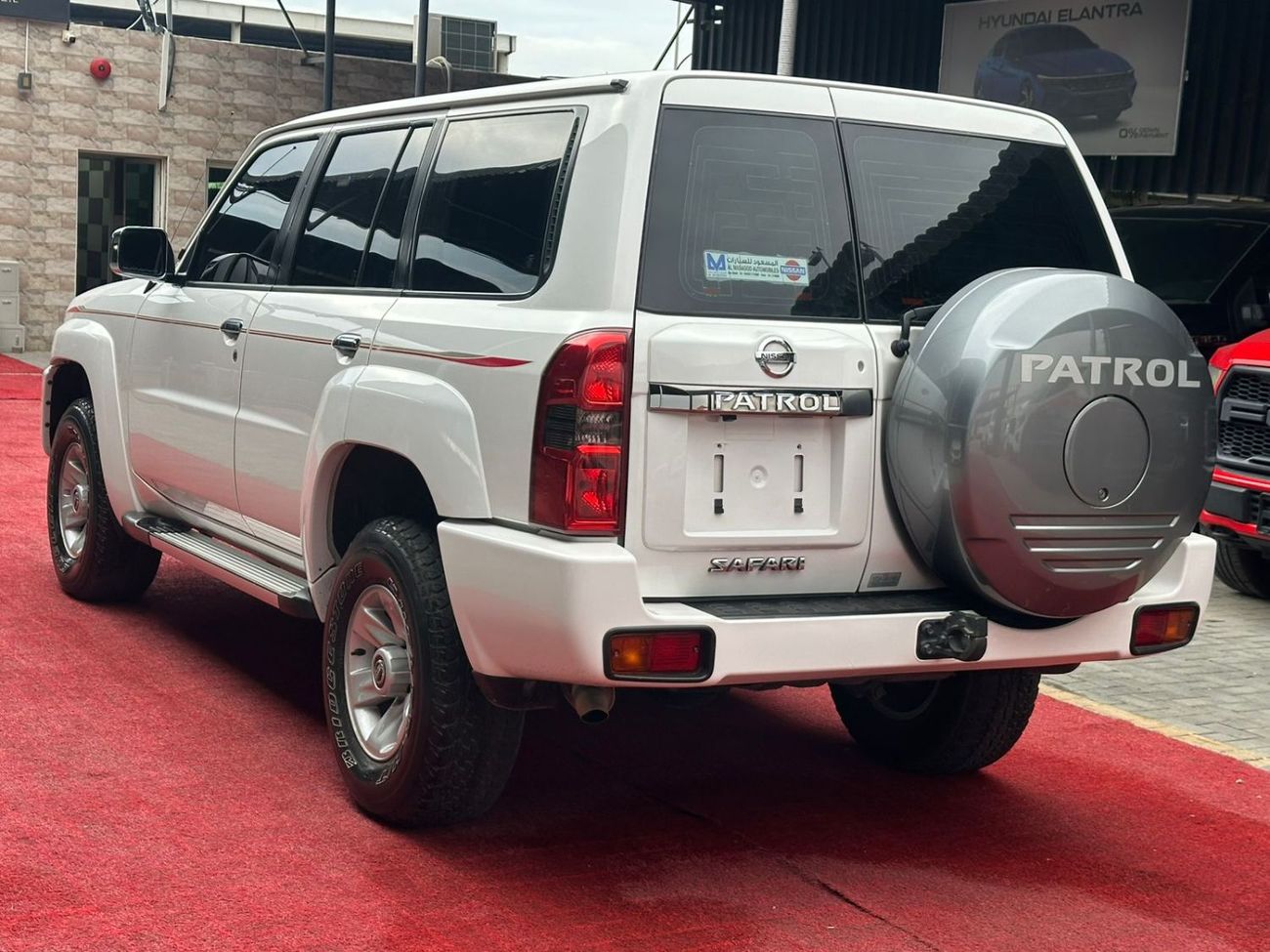 نيسان باترول سفاري Safari 4.8L A/T