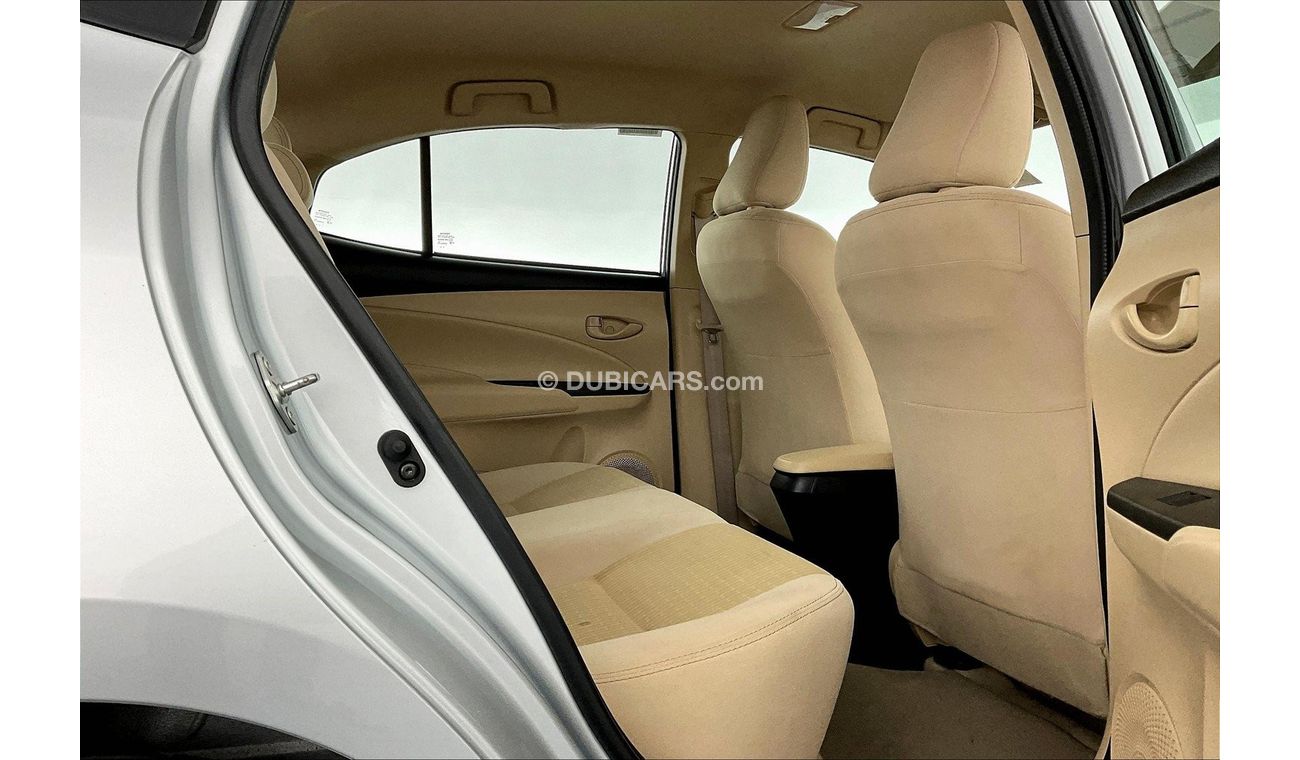 تويوتا يارس SE / E