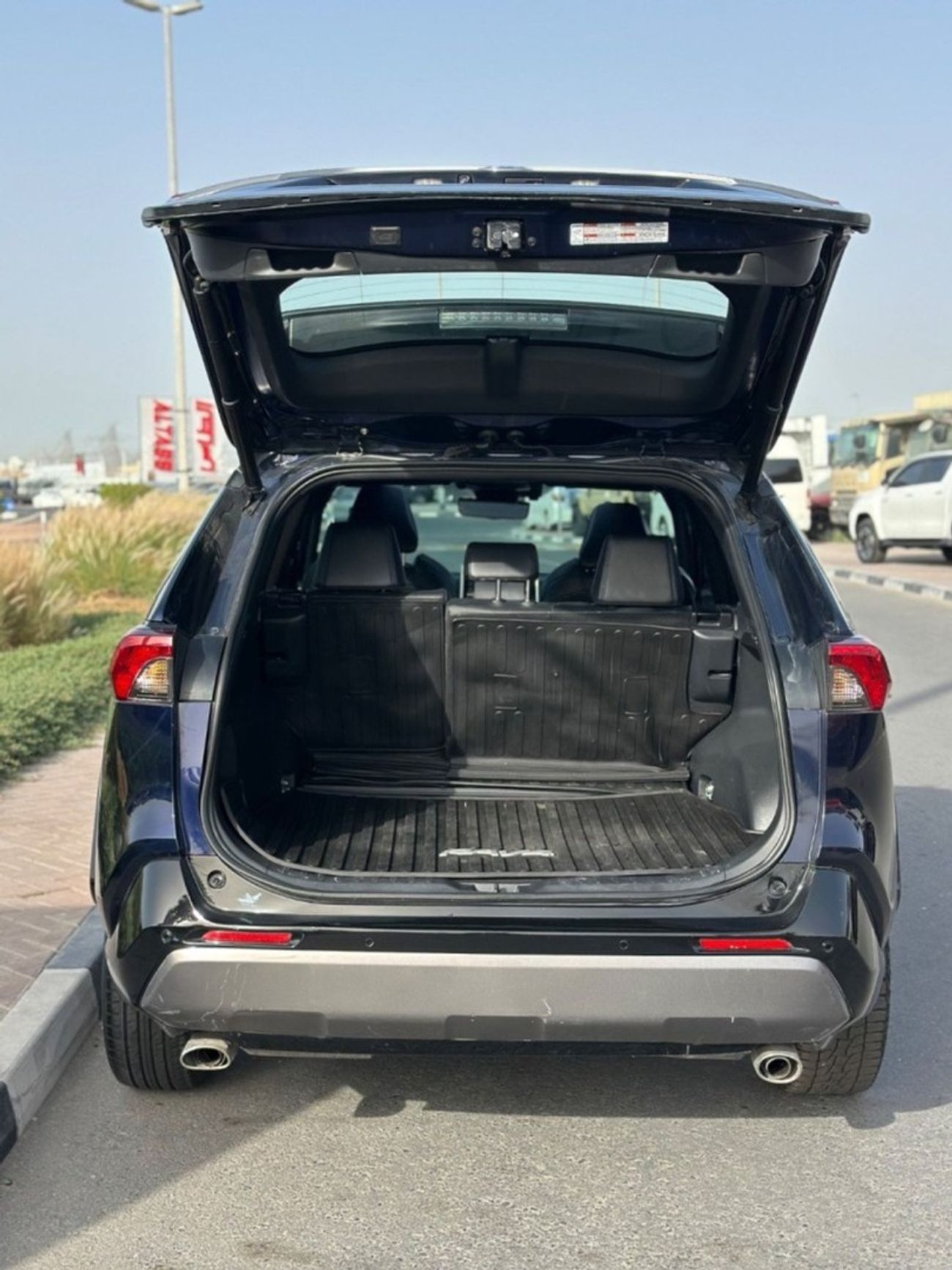 تويوتا راف ٤ Hybrid XSE, sunroof,leather seats, push start Full Option