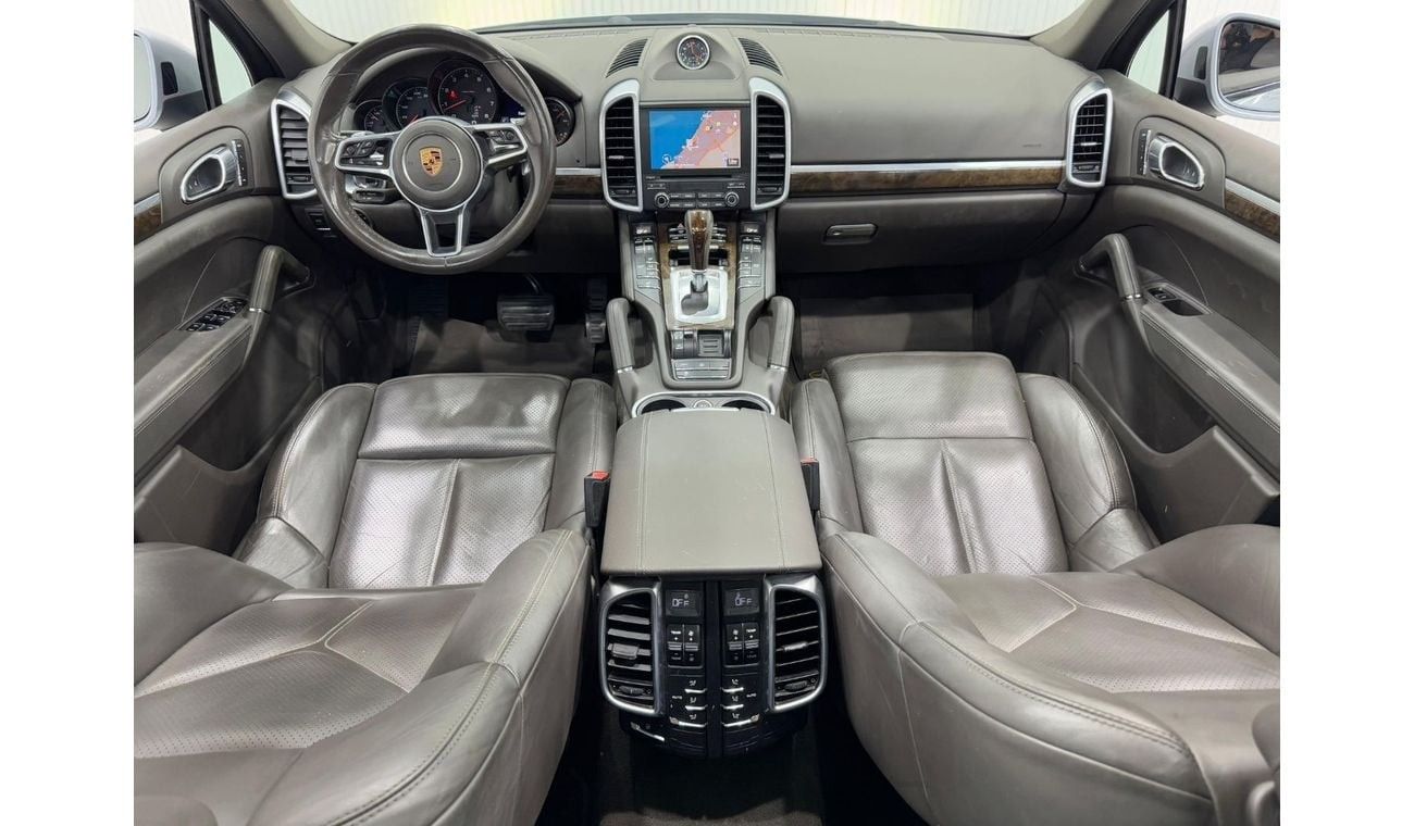 Porsche Cayenne 2018 Porsche Cayenne Platinum Edition, One Year Warranty, Service History, Excellent Condition, GCC