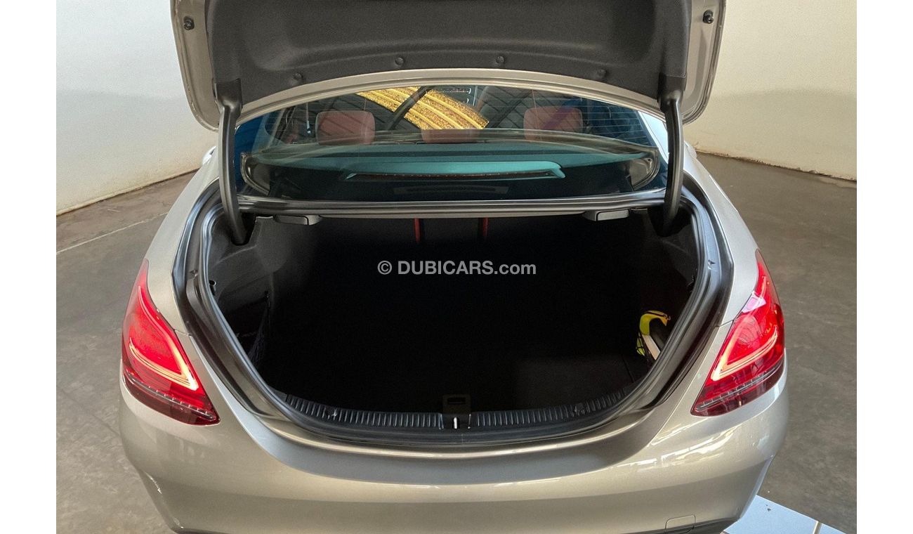 مرسيدس بنز C 200 Premium (AMG Line)
