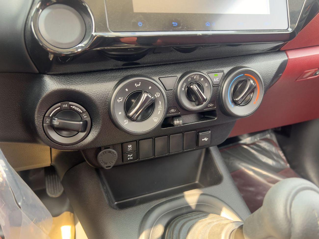 تويوتا هيلوكس EXPORT ONLY - GLS 2.7L 4WD Single Cabin (With Central Diff Lock)