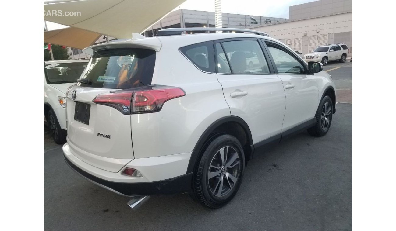 Toyota RAV4 Toyota RAV4 GCC 2018 without accident is very clean inside and out Agency condition and does not nee