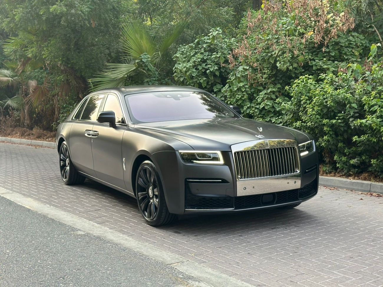 Rolls-Royce Ghost 6.75T Extended Wheelbase | V12 571 HP | GCC Specs | Like New | 4,000 KM