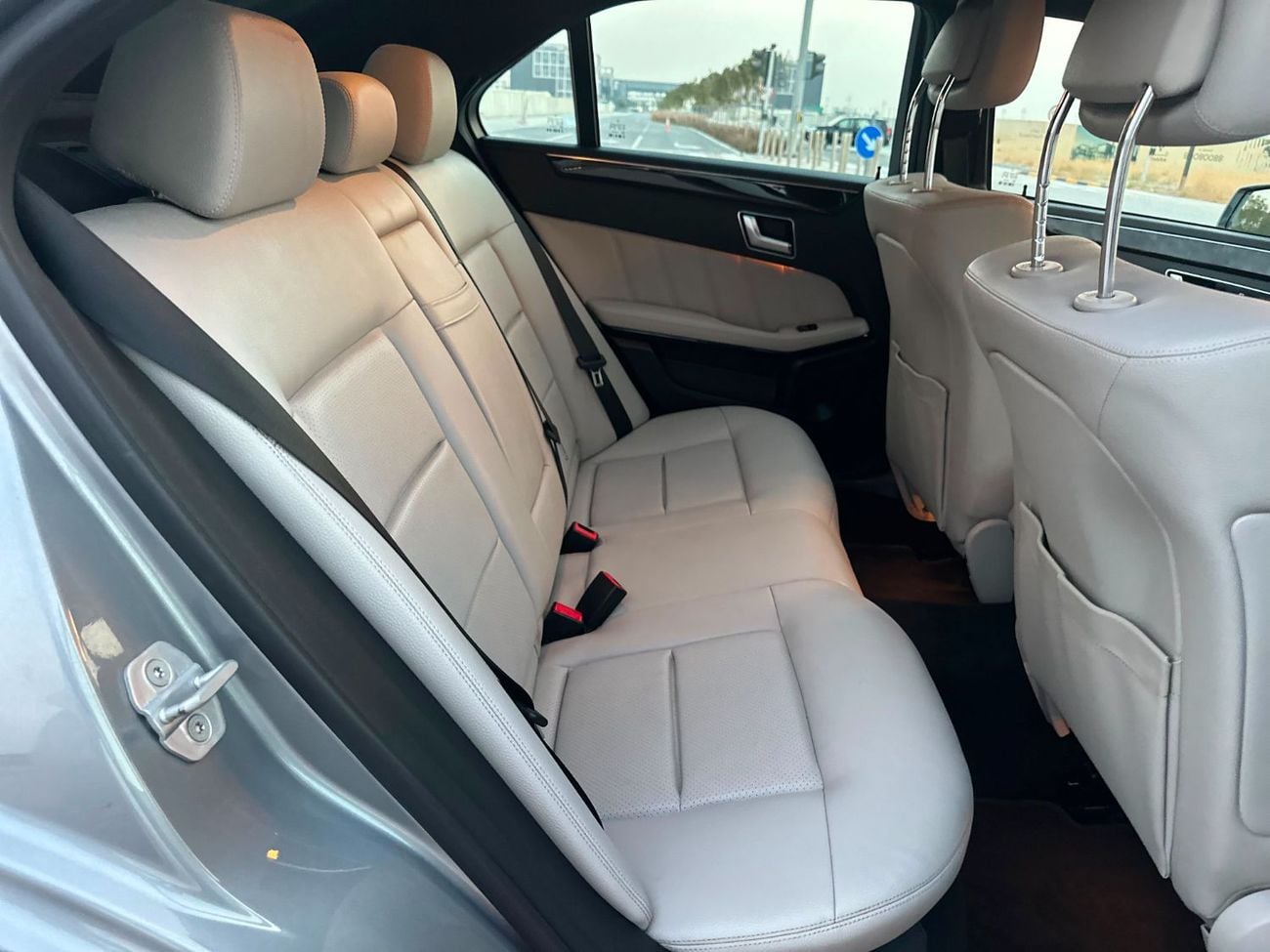 مرسيدس بنز E 350 4MATIC (NON GCC)
