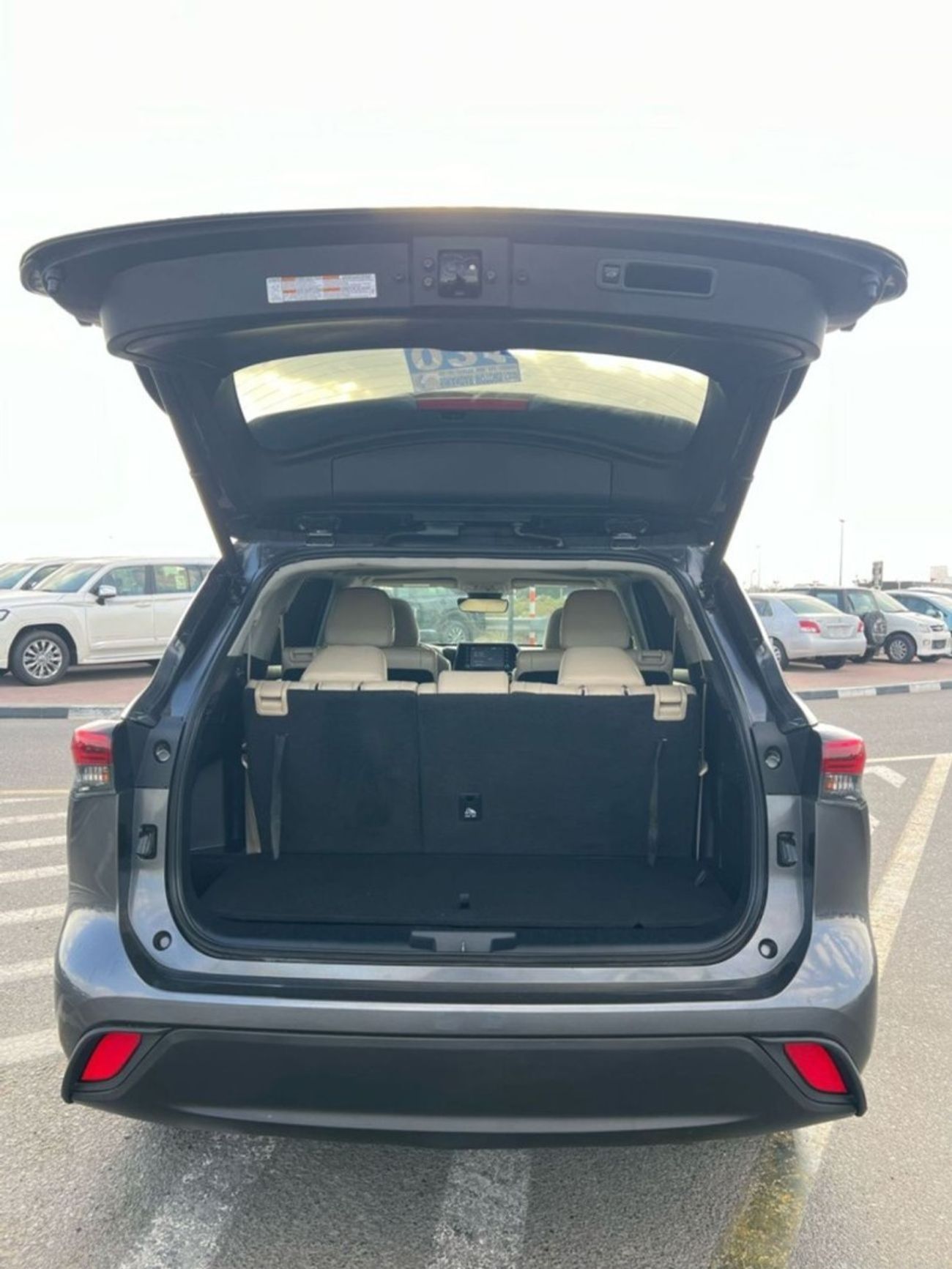 تويوتا هايلاندر 2022 TOYOTA HIGHLANDER XLE   3.5L V-6 //   4 WHEEL DRIVE 4X4 // SUNROOF //  PUSH START   // LEATHER