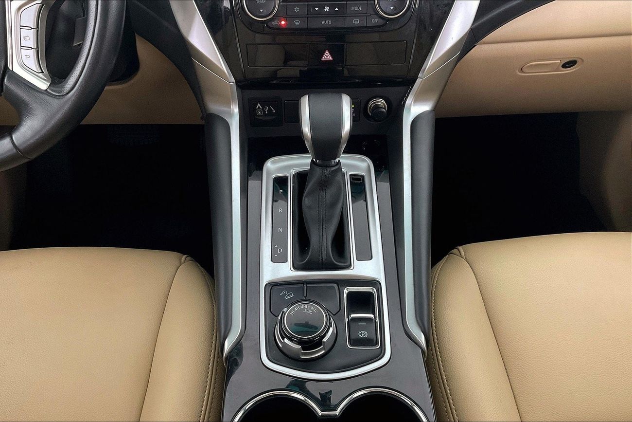 ميتسوبيشي مونتيرو GLS Top