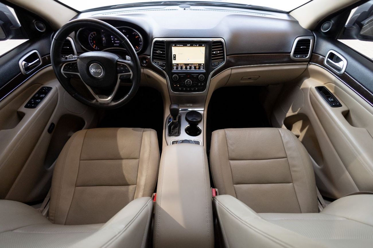 Jeep Grand Cherokee Limited 3.6L Jeep Grand Cherokee Limited 2018 GCC under Warranty with Flexible Down-Payment.