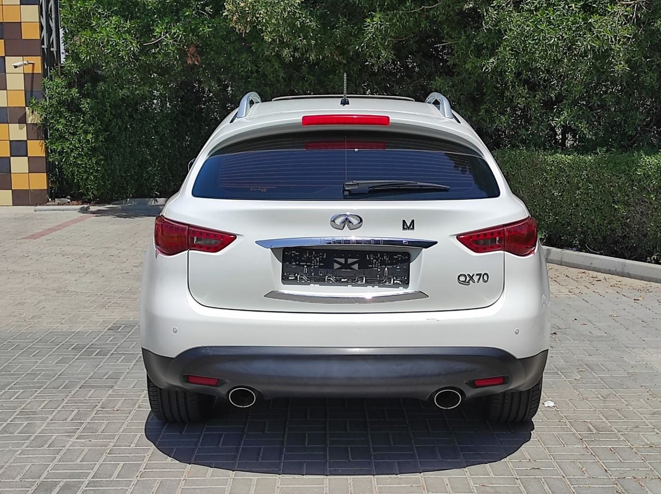 Infiniti Q70 Sports 3.7L Infinity Qx 70 2016 Gcc V6 5 Camera full options no1