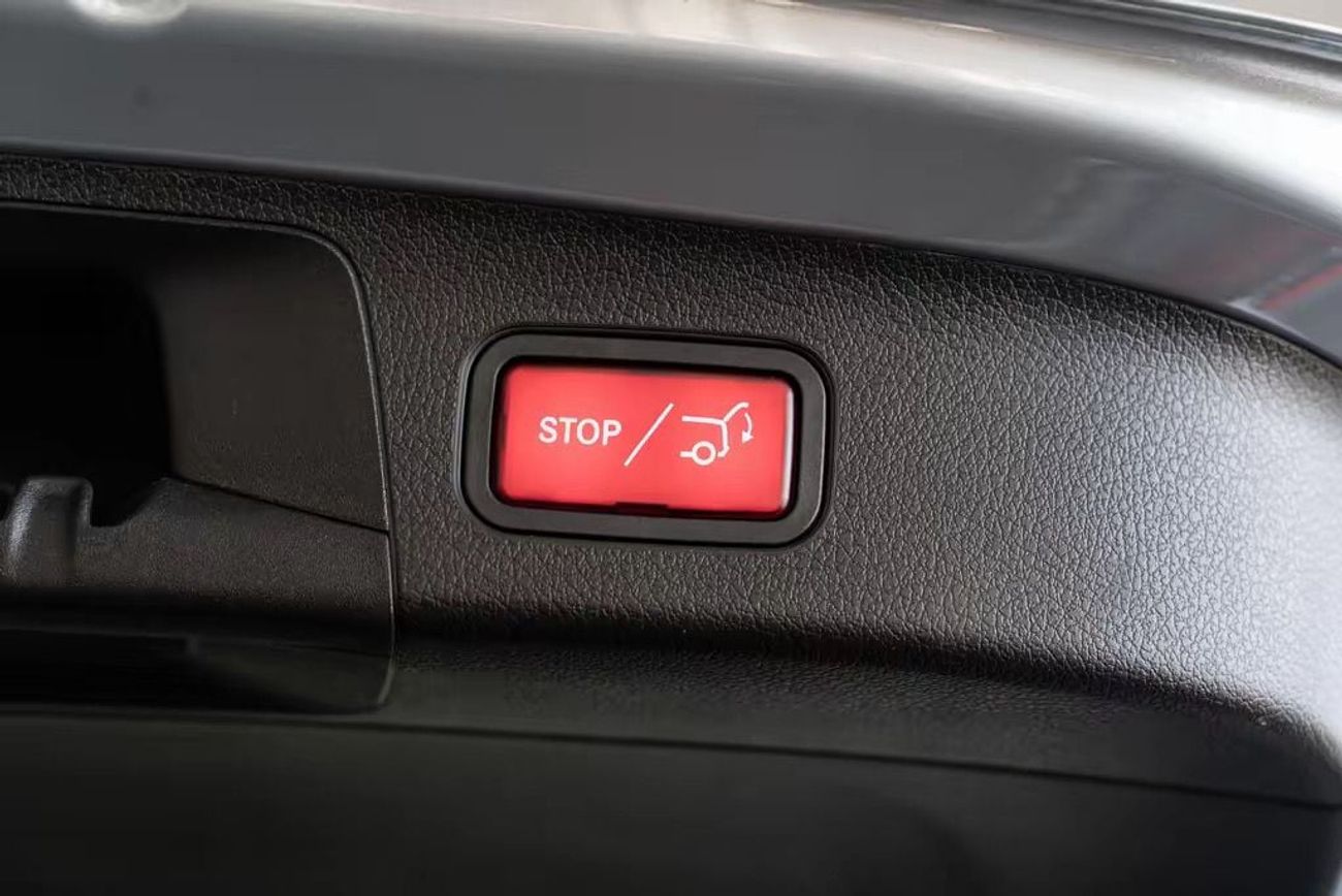 Mercedes-Benz GLA 200 MERCEDES BENZ GLA200 1.3L TURBO FULL OPTION MODEL 2025