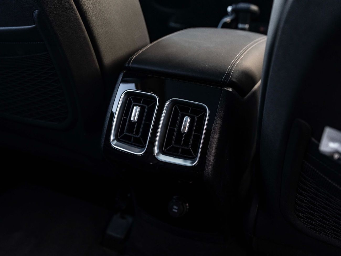 Kia Sorento Std 2.5L FWD