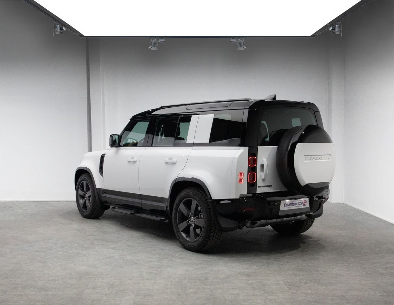 لاند روفر ديفندر P400 110 X-Dynamic HSE 3.0L (5 Seater)