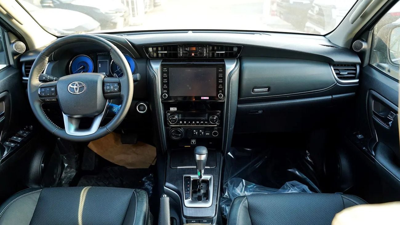Toyota Fortuner SR5 4.0L V6 GCC Specs