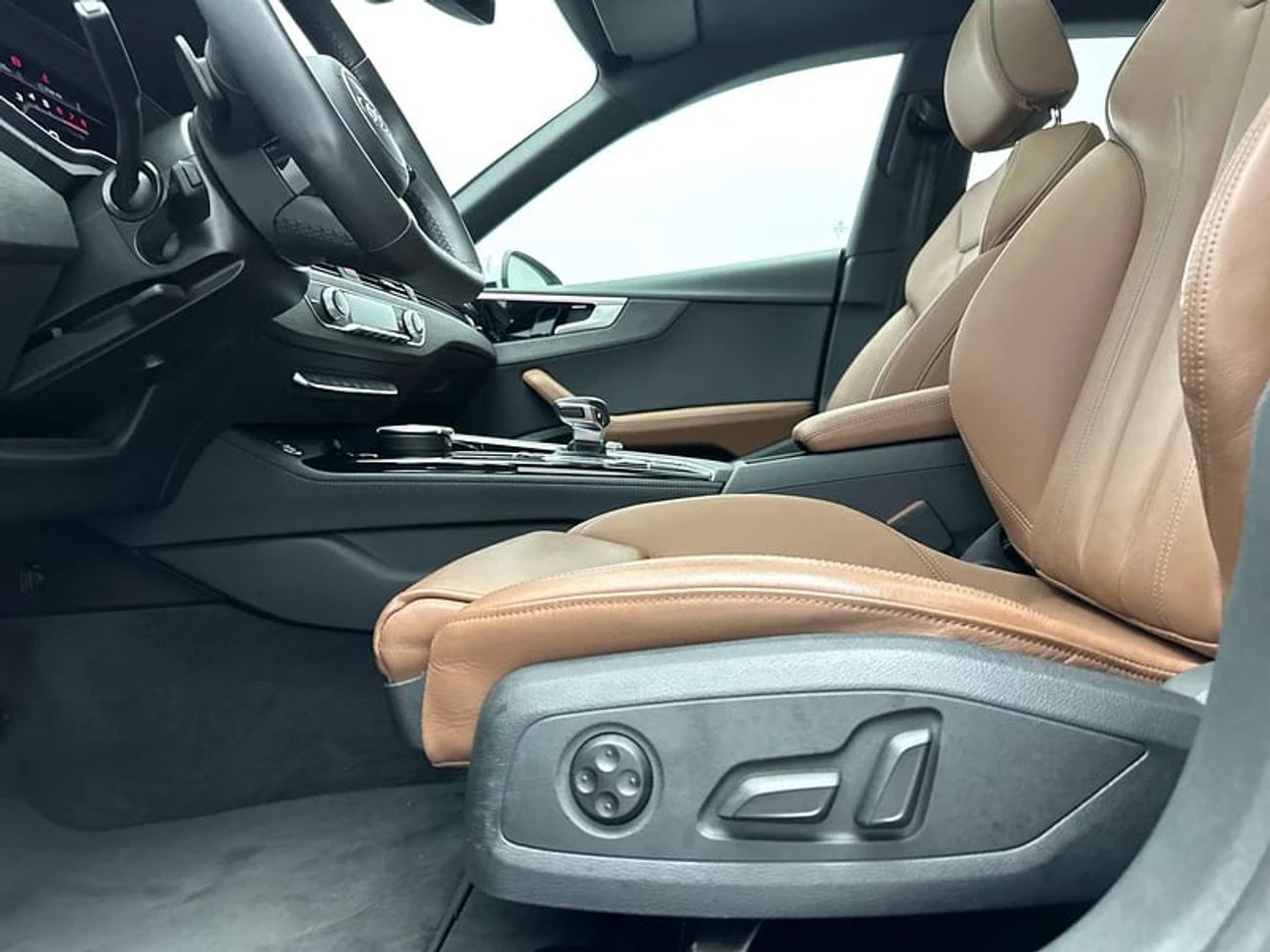 أودي A5 40 TFSI Sport 2.0L Sportback 40 TFSI 190hp (Ref# 055024) EXCLUSIVE RAMADAN OFFER: