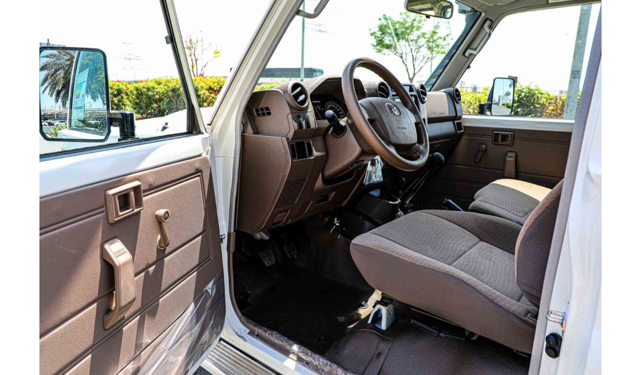 Toyota Land Cruiser 70 2021 Toyota 4.0L V6 LC 78 (Hardtop 3Door 9 Seater) - Export Only