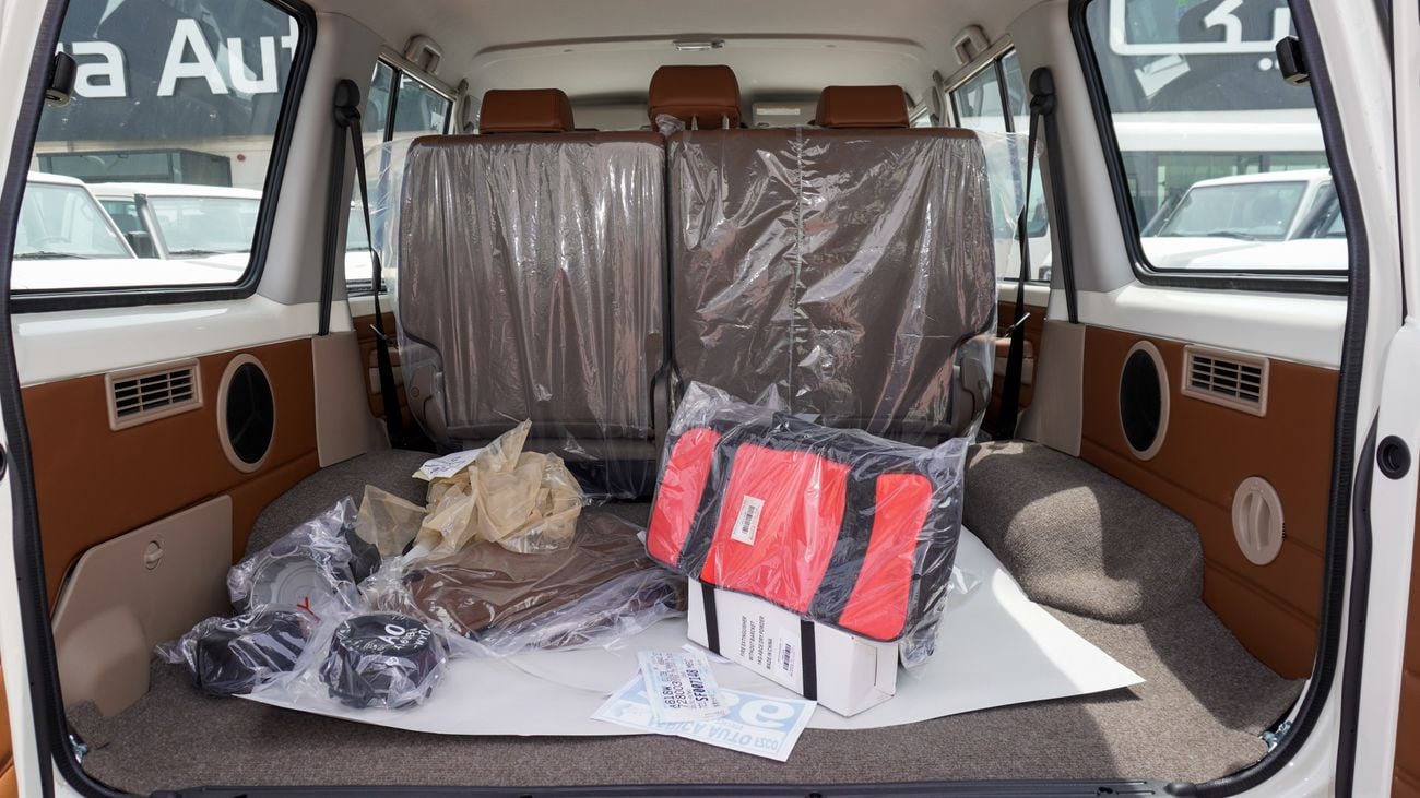 تويوتا لاند كروزر 70 LX 4.0 L V6