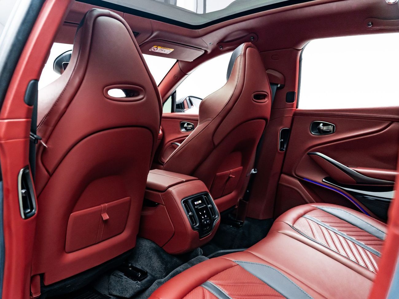 Aston Martin DBX 2024 Aston Martin DBX 707, Aston Martin Warranty + Service Contract, Low KMs, GCC