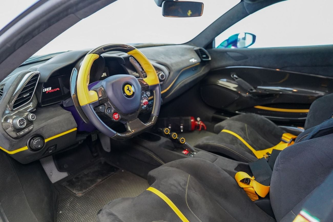 فيراري 488 بيستا